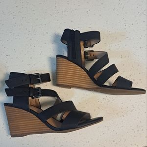 Crown Vintage Black Strappy Wedge Sandals Size 6